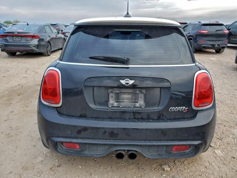 2017 MINI COOPER S  