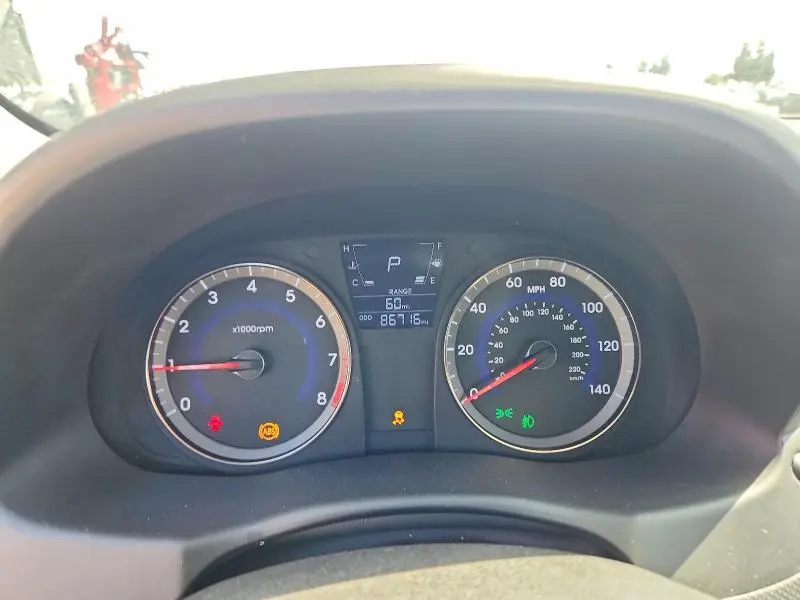 2013 HYUNDAI ACCENT SE  