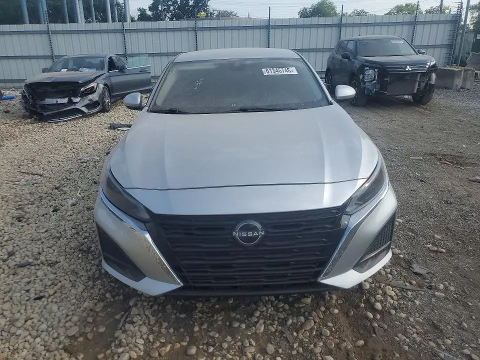 2023 NISSAN ALTIMA SV  
