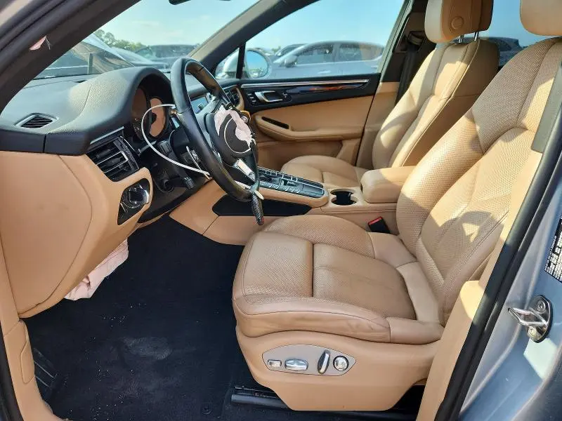 2020 PORSCHE MACAN   