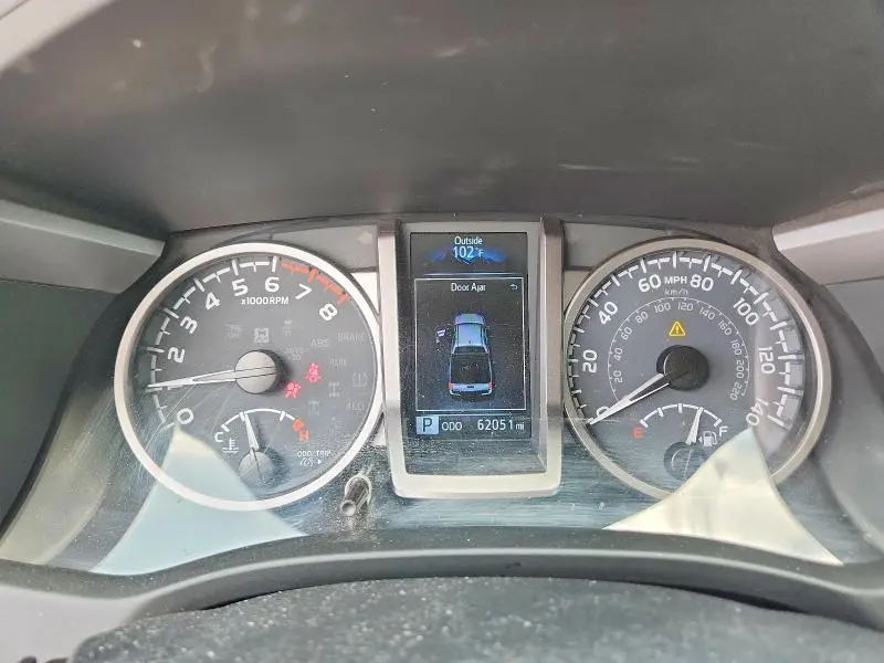 2022 TOYOTA TACOMA SR5 V6  