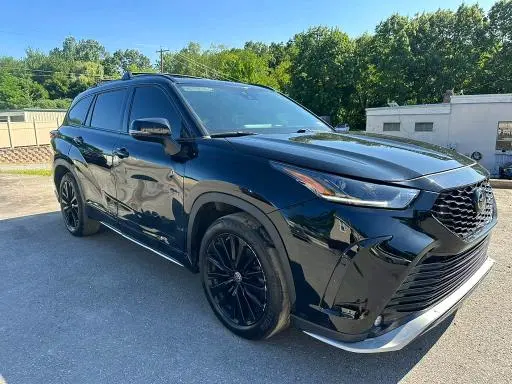 2023 TOYOTA HIGHLANDER XSE  