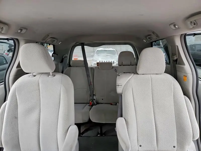 2011 TOYOTA SIENNA LE  