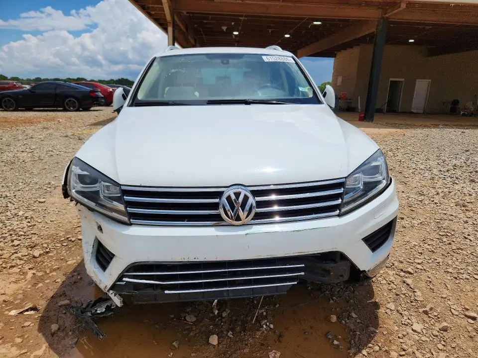 2015 VOLKSWAGEN TOUAREG V6  