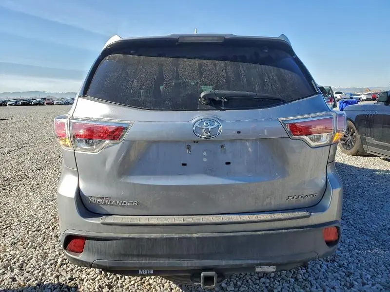 2016 TOYOTA HIGHLANDER XLE  