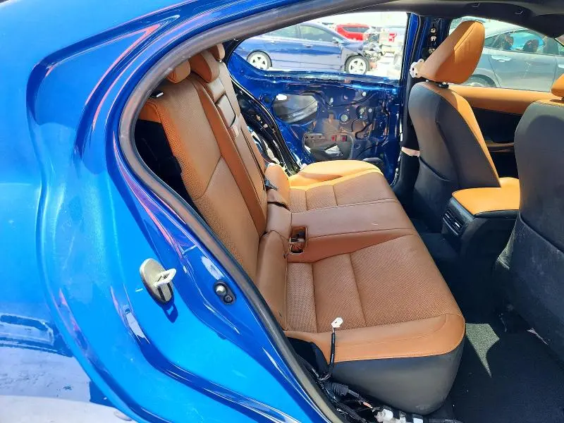 2023 LEXUS IS 300  