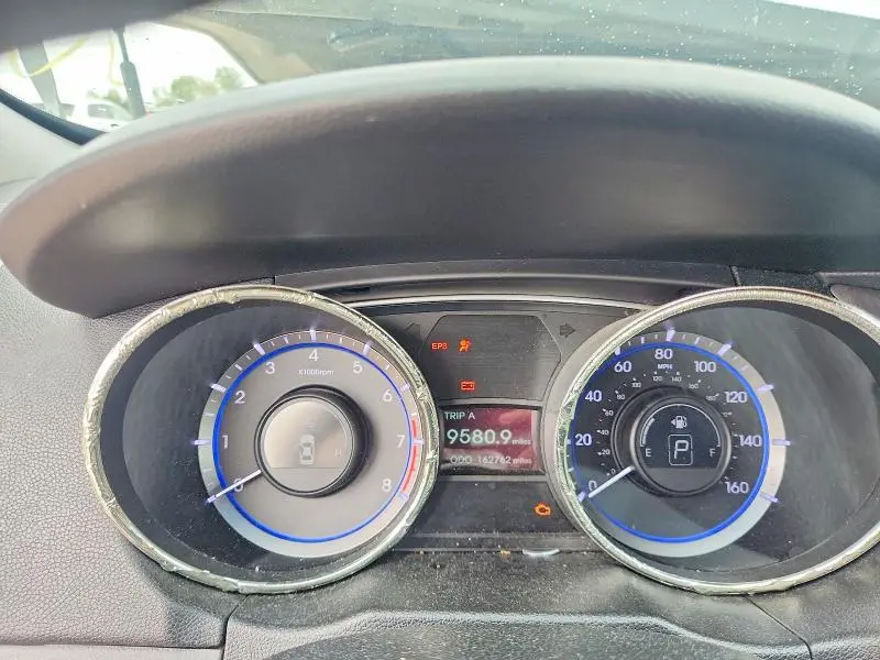 2011 HYUNDAI SONATA GLS  
