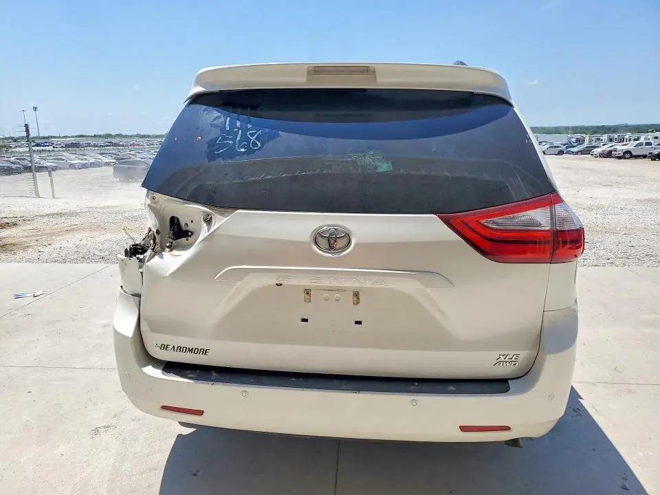 2017 TOYOTA SIENNA XLE 7-PASSENGER  