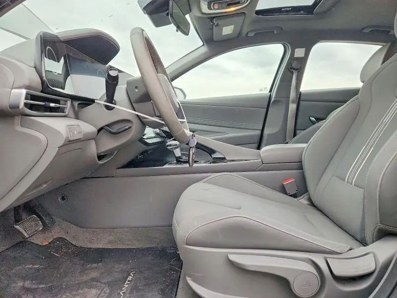 2025 HYUNDAI ELANTRA SEL  