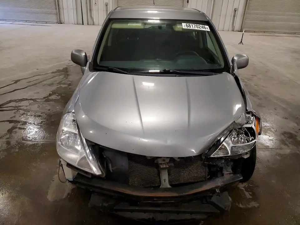 2011 NISSAN VERSA 1.8 S  