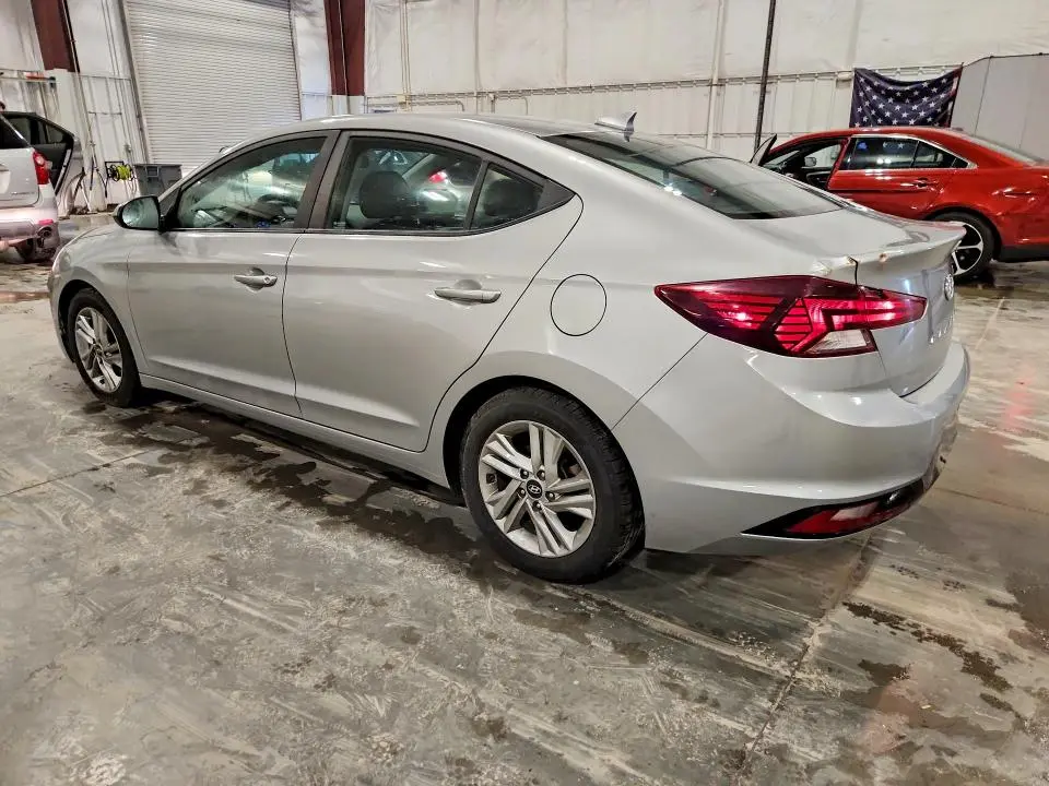 2020 HYUNDAI ELANTRA SEL  
