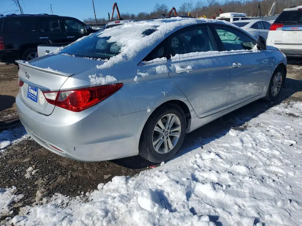 2013 HYUNDAI SONATA GLS  