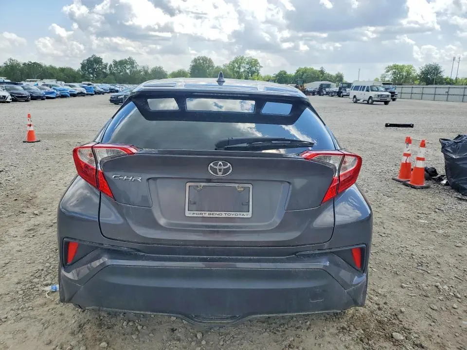 2021 TOYOTA C-HR LE  