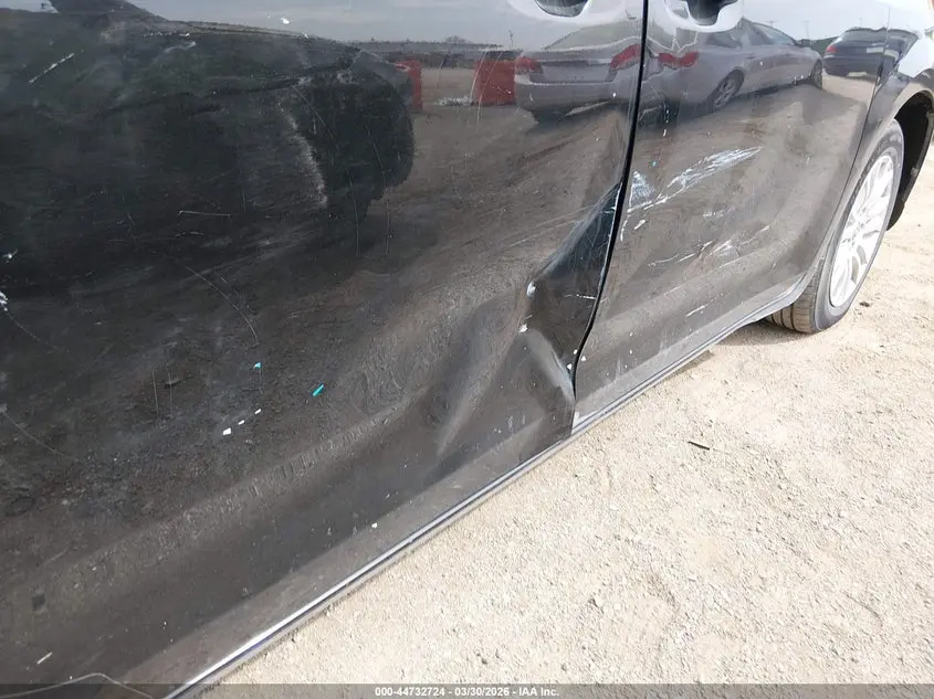 2014 TOYOTA SIENNA XLE V6 8 PASSENGER