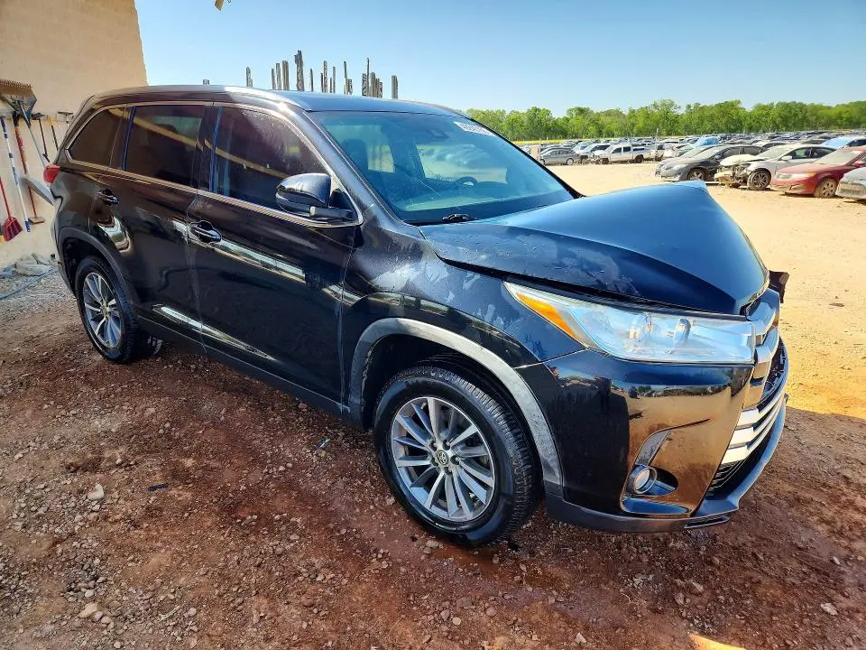 2019 TOYOTA HIGHLANDER XLE  