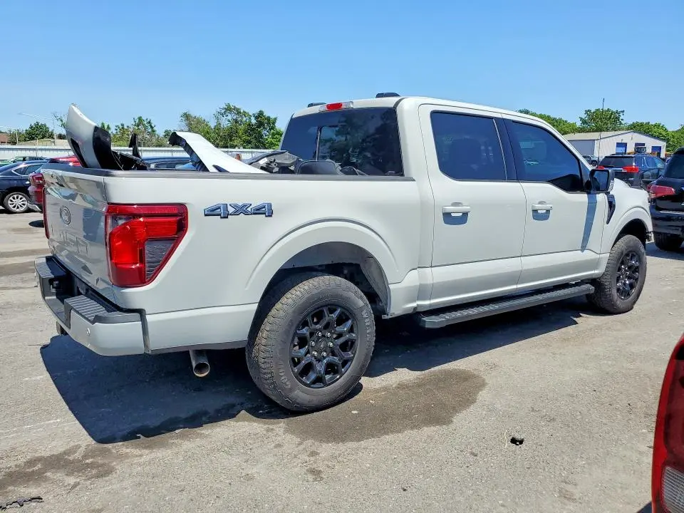 2024 FORD F150 XLT  