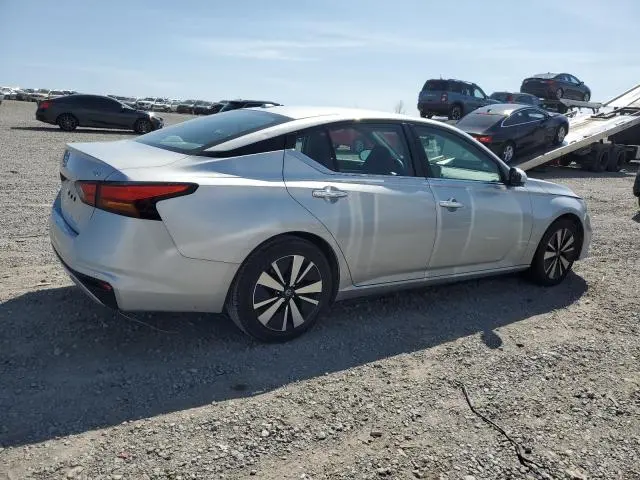 2022 NISSAN ALTIMA SV  