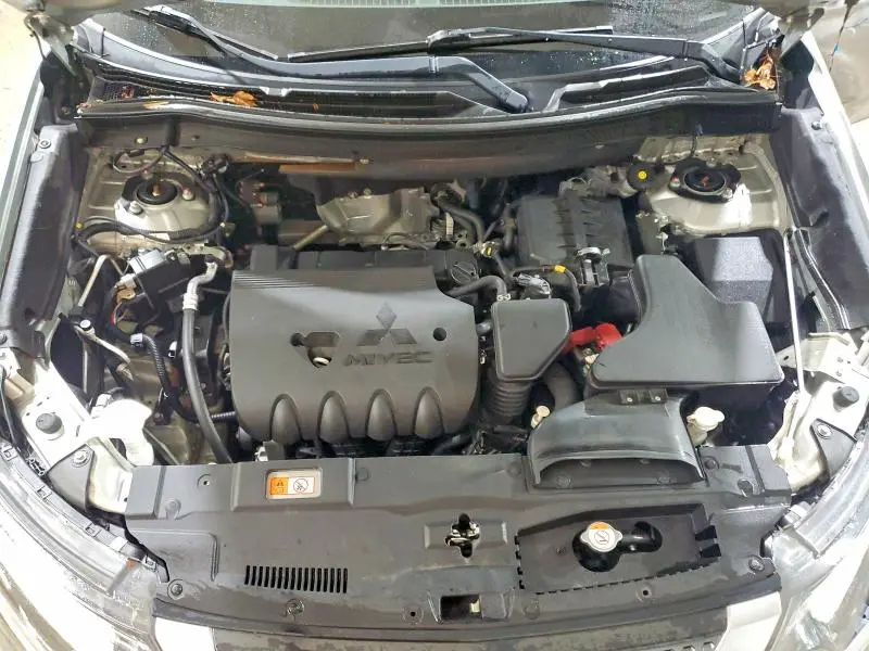 2019 MITSUBISHI OUTLANDER SE  