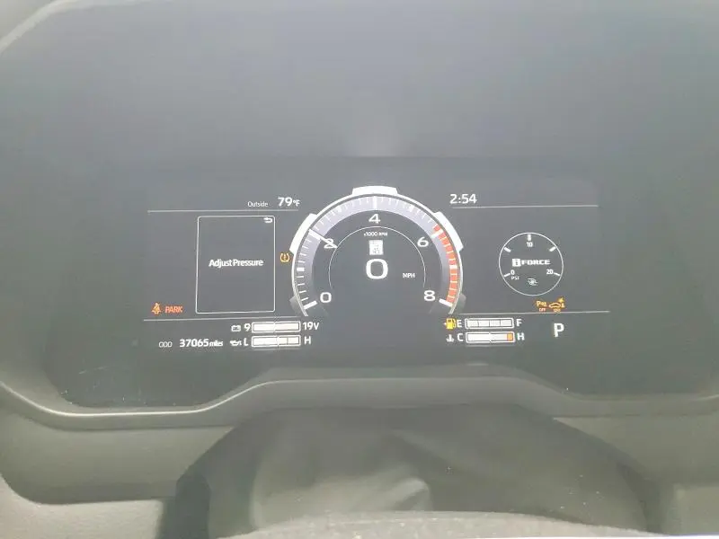 2024 TOYOTA TUNDRA CREWMAX LIMITED  