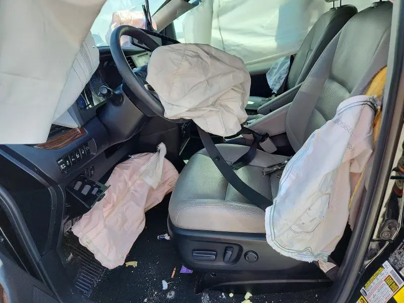 2015 TOYOTA SIENNA LIMITED PREMIUM 7-PASSENGER  