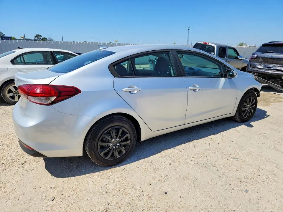 2017 KIA FORTE LX  