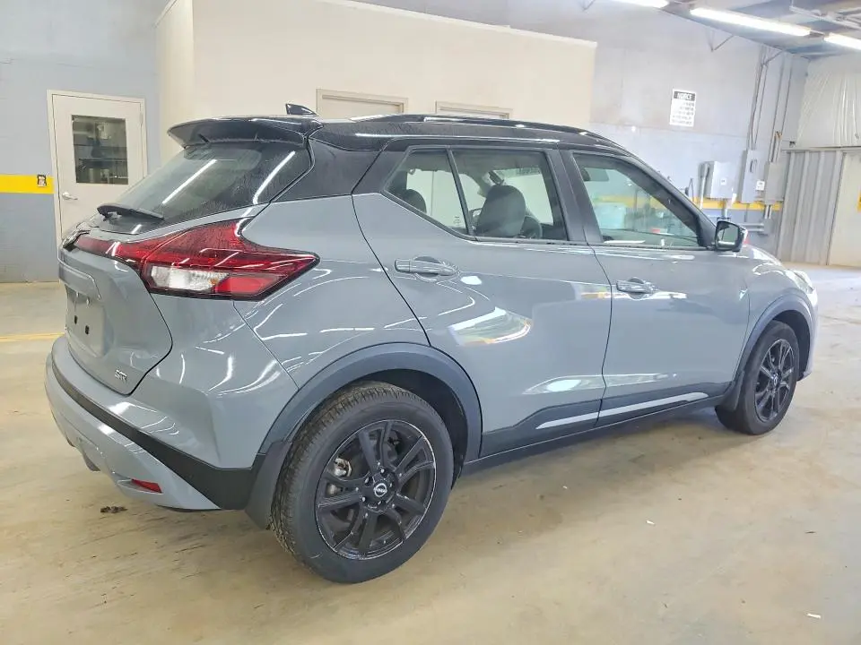 2022 NISSAN KICKS SR  