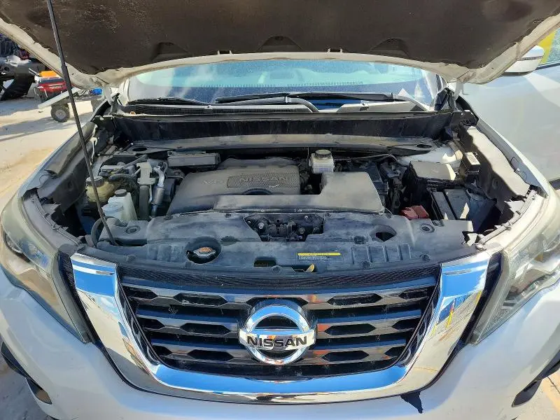 2018 NISSAN PATHFINDER SV  