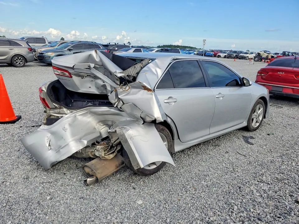 2014 TOYOTA CAMRY SE  