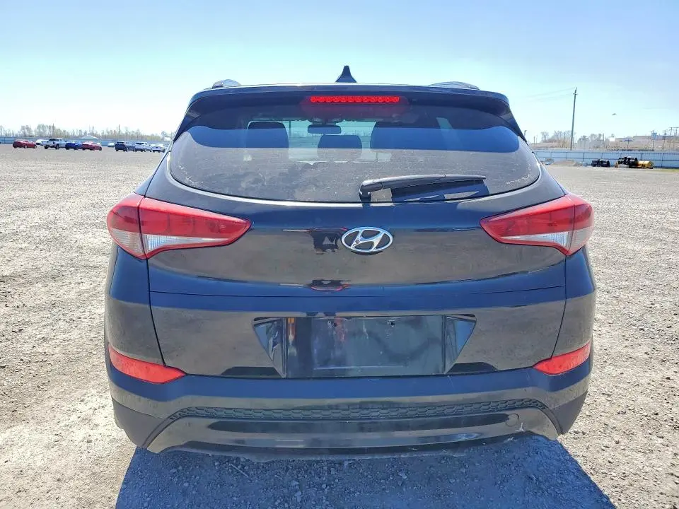 2018 HYUNDAI TUCSON SE  