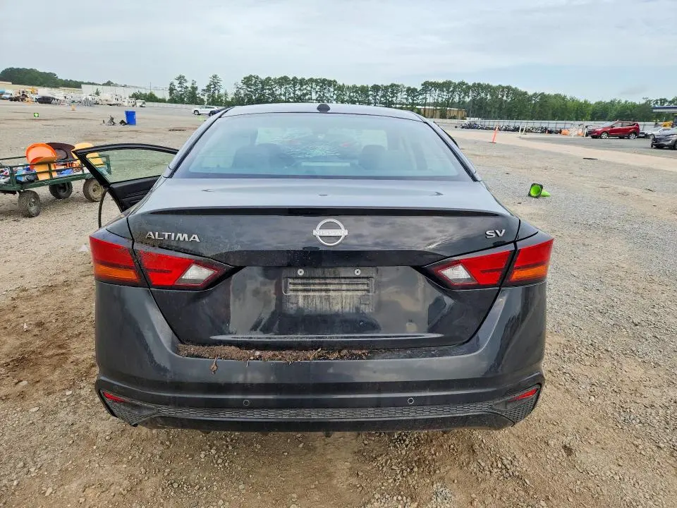 2024 NISSAN ALTIMA SV  