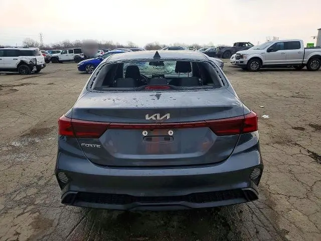 2024 KIA FORTE LXS  