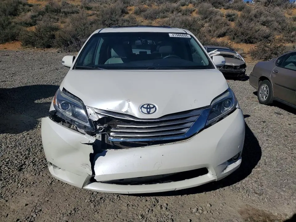 2016 TOYOTA SIENNA LIMITED PREMIUM 7-PASSENGER  