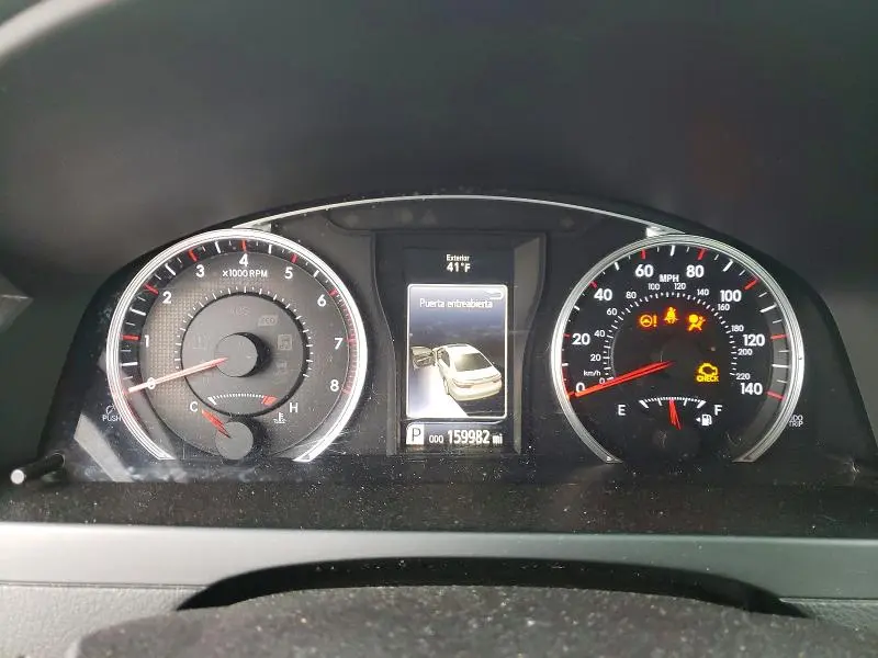 2016 TOYOTA CAMRY SE  