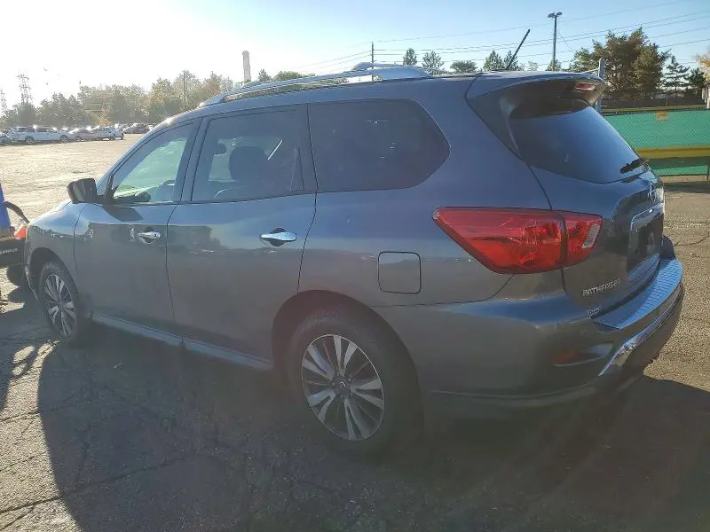 2017 NISSAN PATHFINDER SL  