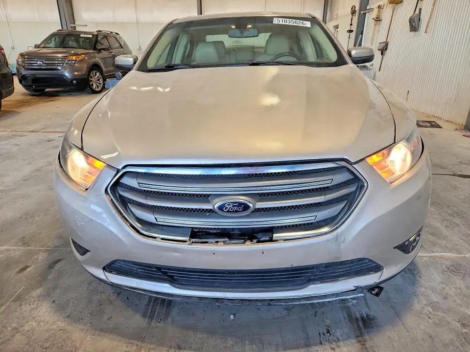 2018 FORD TAURUS SEL  