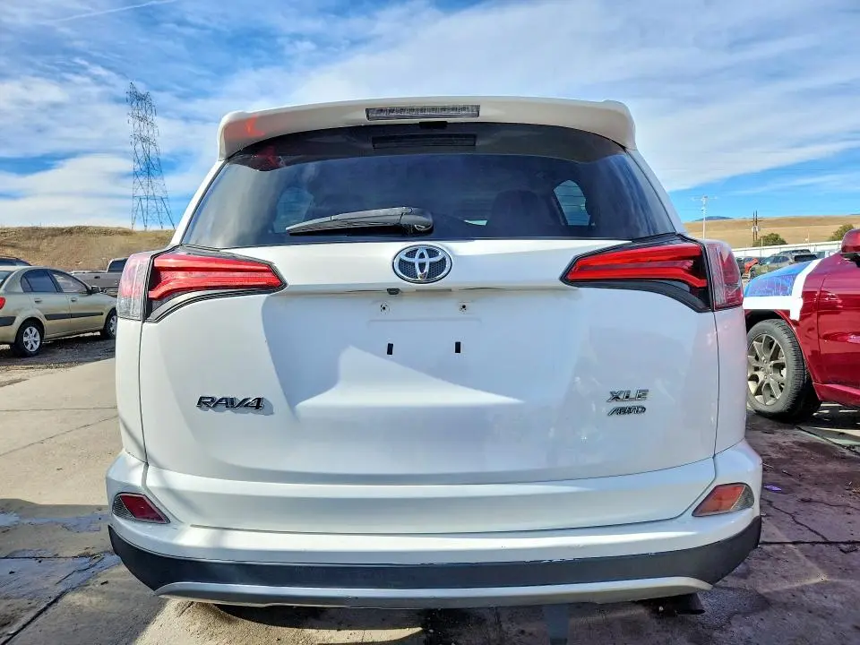 2016 TOYOTA RAV4 XLE  