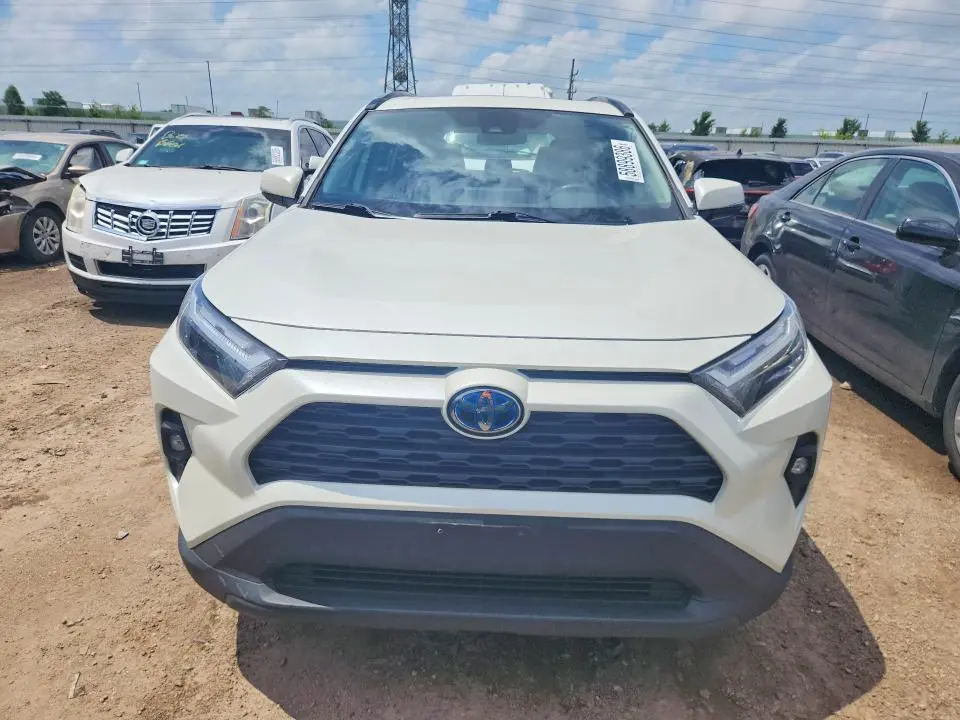 2022 TOYOTA RAV4 XLE PREMIUM  