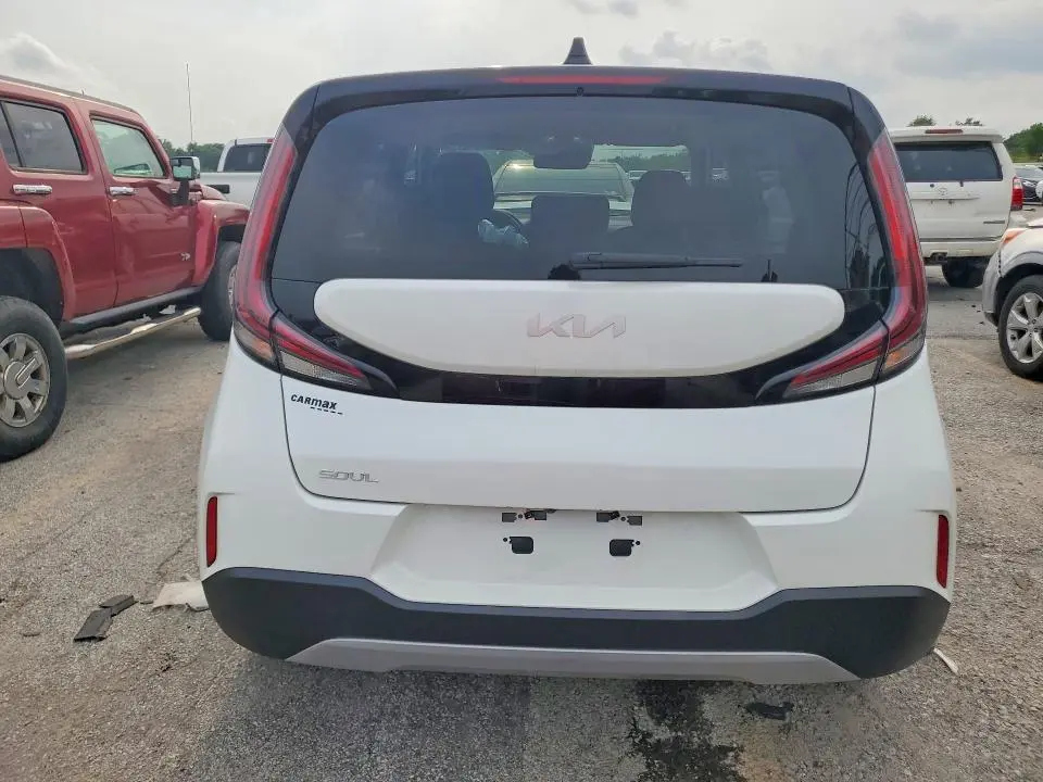 2025 KIA SOUL LX  