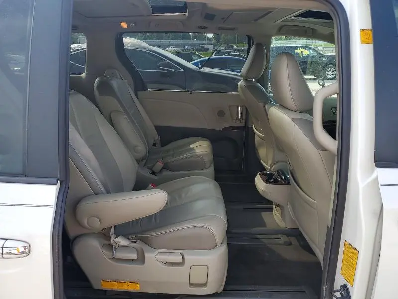 2011 TOYOTA SIENNA LIMITED 7-PASSENGER  