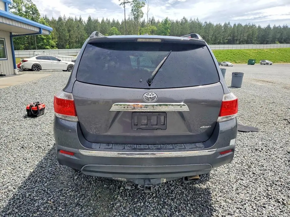 2011 TOYOTA HIGHLANDER LIMITED  