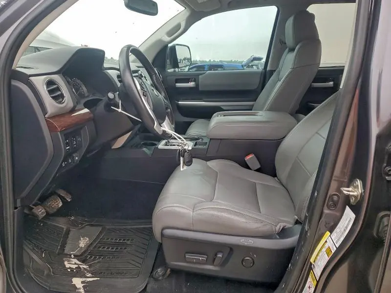 2017 TOYOTA TUNDRA CREWMAX LIMITED  