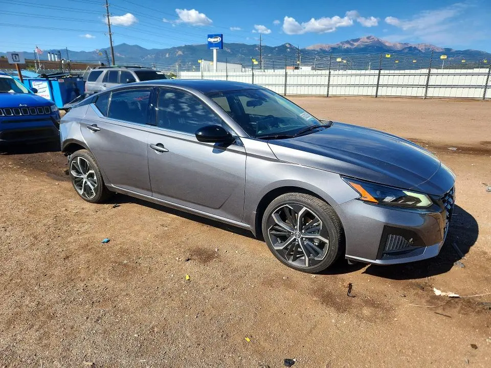 2025 NISSAN ALTIMA SR  
