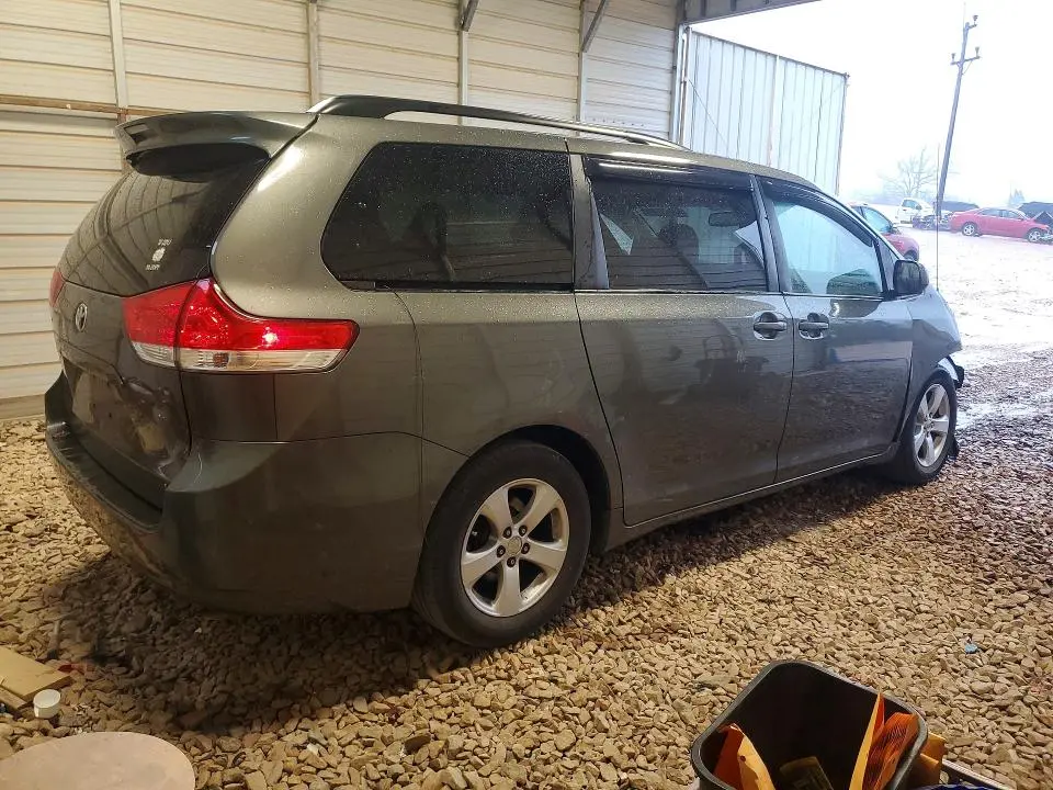 2011 TOYOTA SIENNA LE 8-PASSENGER  