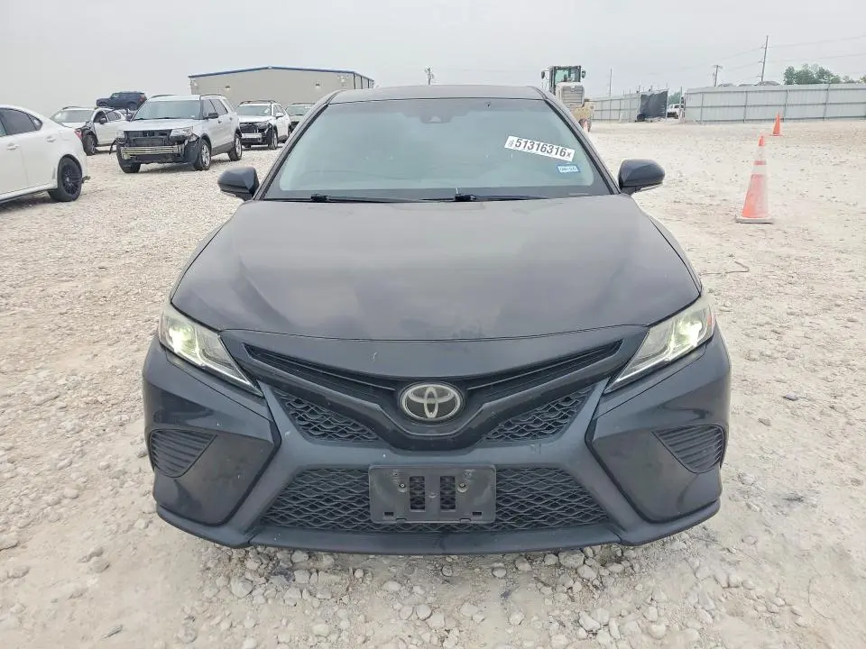 2018 TOYOTA CAMRY SE  