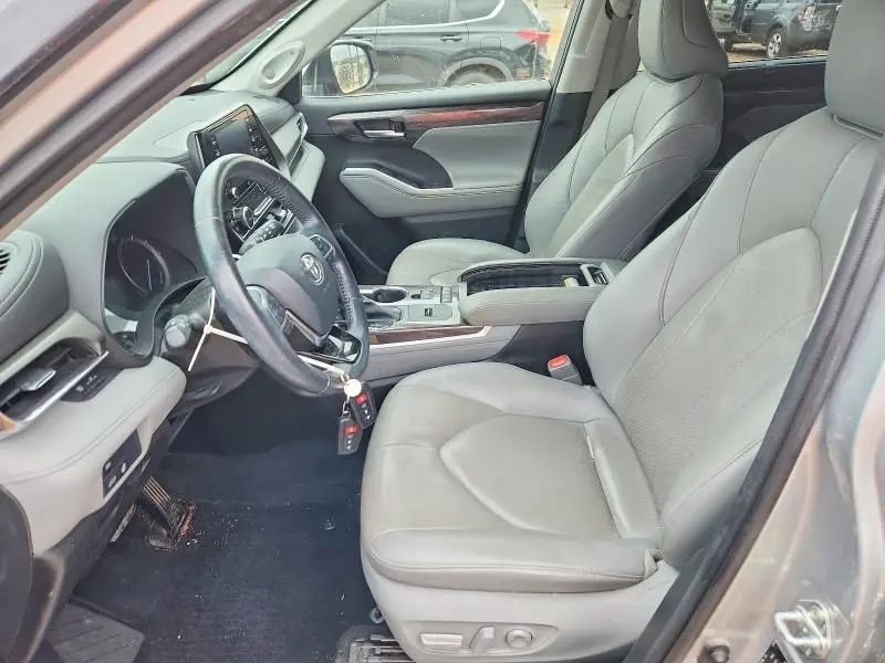 2020 TOYOTA HIGHLANDER LIMITED  