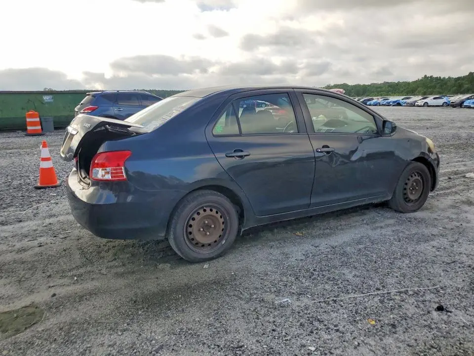 2010 TOYOTA YARIS BASE  