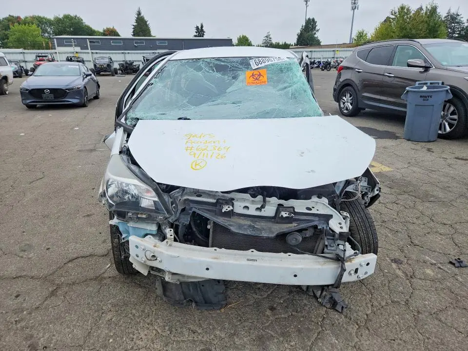 2015 TOYOTA YARIS 5-DOOR LE  
