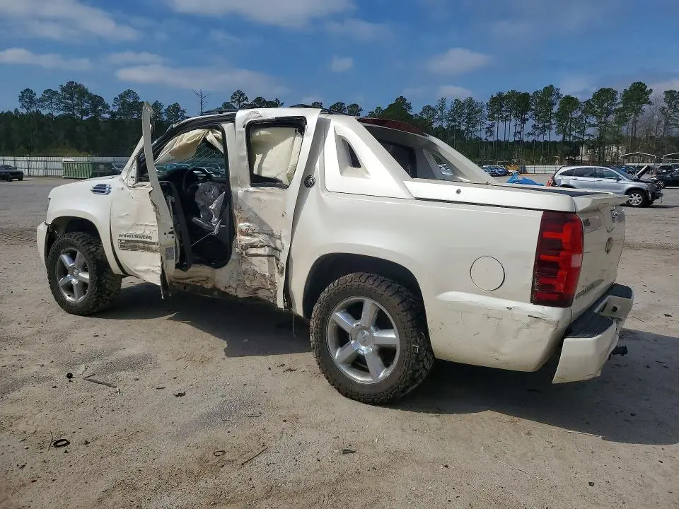 2013 CHEVROLET AVALANCHE LTZ  