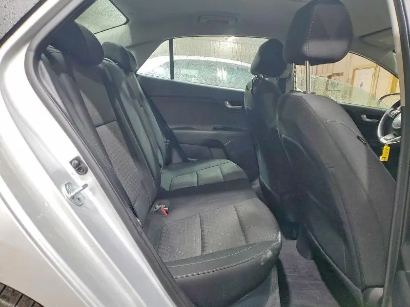 2022 KIA RIO S  