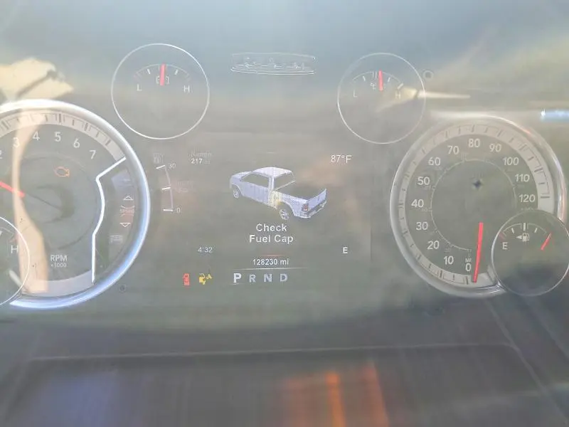 2015 RAM 1500 SLT  